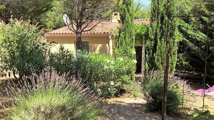 Gîte pour 4 personnes, avec piscine ainsi que jardin et terrasse à Lodève