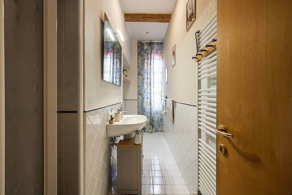 Entire apartment, Binario 11 – City Center, Station, Netflix in Modena, Modena Province