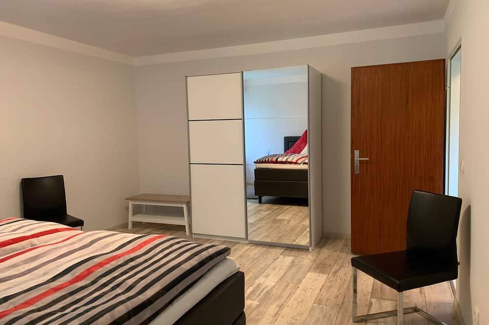 Ganze Wohnung, Elbe-Ferienwohnung mit Terrasse nah am Zentrum in Glückstadt, Kreis Steinburg