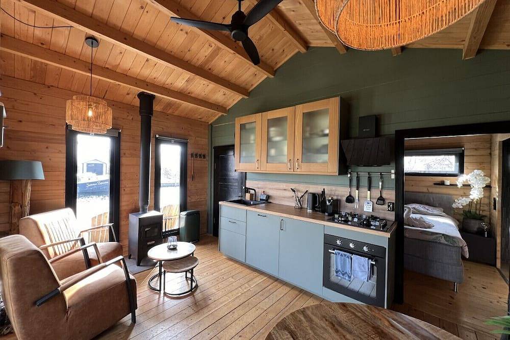 New - Private Cabin - on a lake near Amsterdam in Vinkeveen, Groene Hart