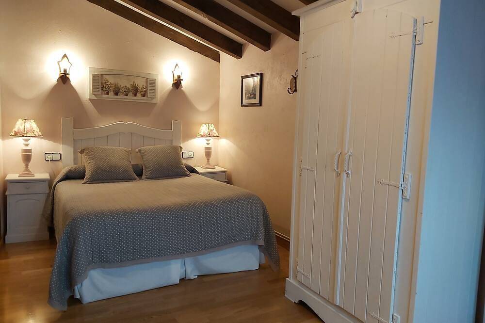 Self catering Labakia for 6 people in Azpilikueta, Baztan