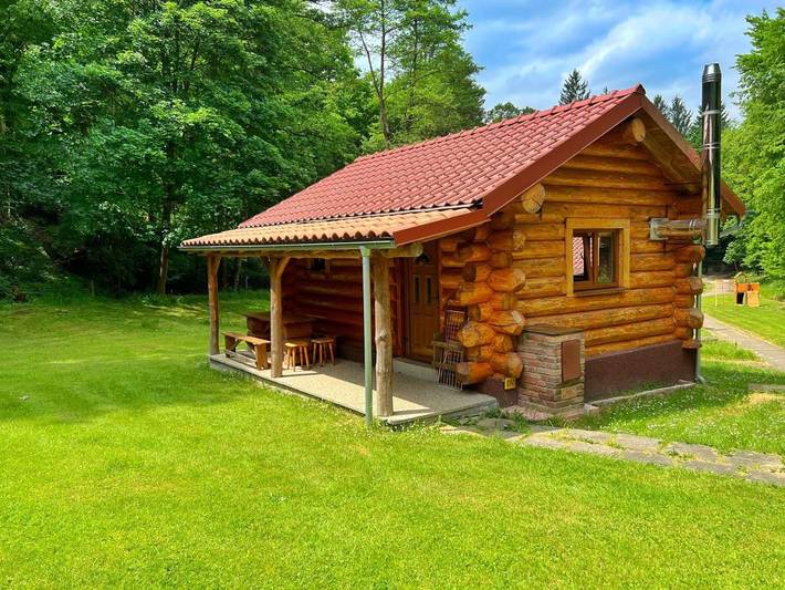 Ferienanlage für 3 Personen, mit Terrasse und Garten sowie Ausblick in Tschechien