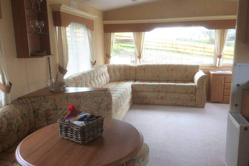 Caravan Retreat nestled in rural south Skye . in Highlands