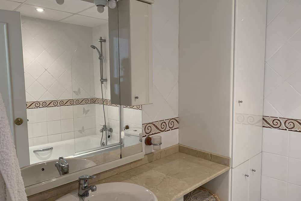 Entire apartment, Superb 3 bed Apartment on the luxury La manga golf resort. in La Manga Club, Cartagena