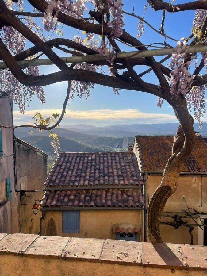 Location de vacances pour 8 personnes, avec terrasse dans Office De Tourisme Gassin