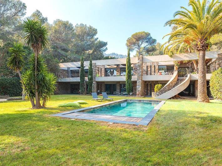 Villa pour 12 personnes, avec piscine ainsi que jardin et vue dans Cap Bénat