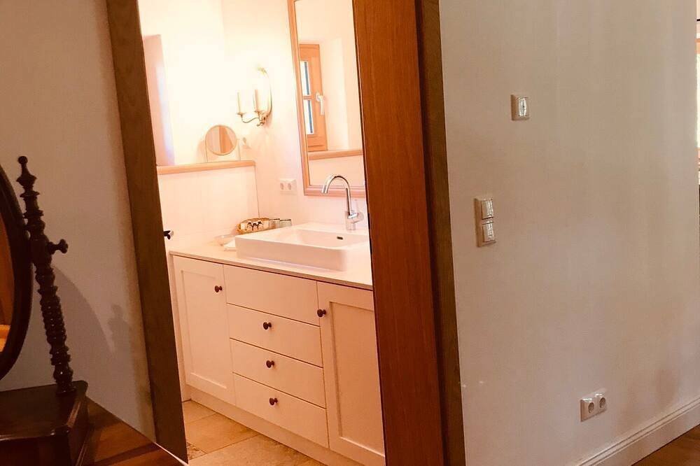 Ganze Wohnung, Hof Kaltenbrunn - modernes Apartmen im Grünen in Aying, Oberbayern