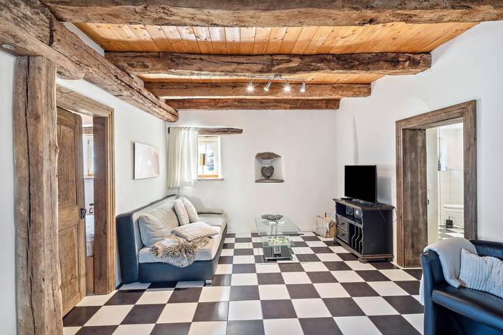 Entire apartment, Apartment 'Alter Pferdestall' with Shared Terrace, Shared Garden and Wi-Fi in Neuenrade, Märkischer Kreis