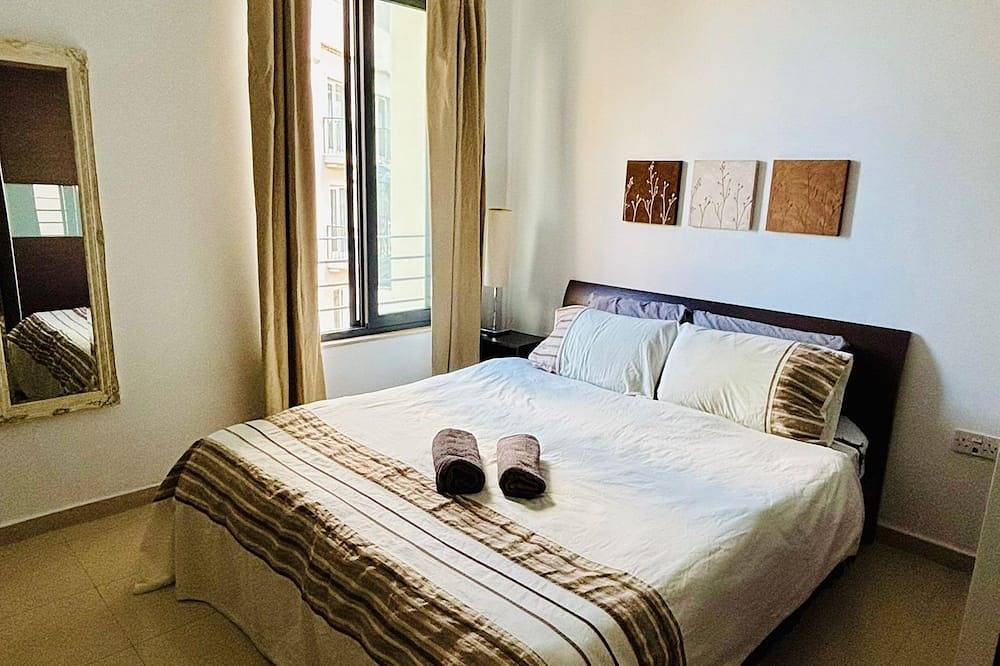 Geheel appartement, Beautiful spacious apartment in center . in Paceville, San Giljan