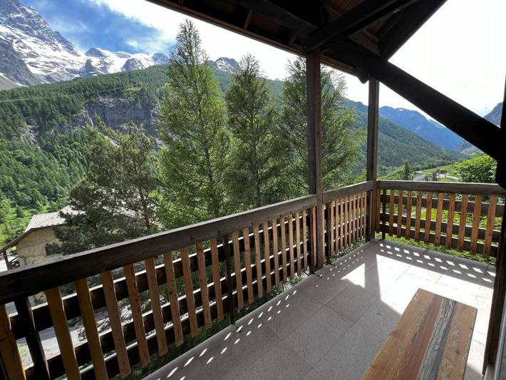 Ferienwohnung für 6 Personen, mit Balkon und Terrasse sowie Garten und Sauna