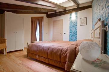 Location de vacances pour 3 personnes, avec jardin et vue à Bracca