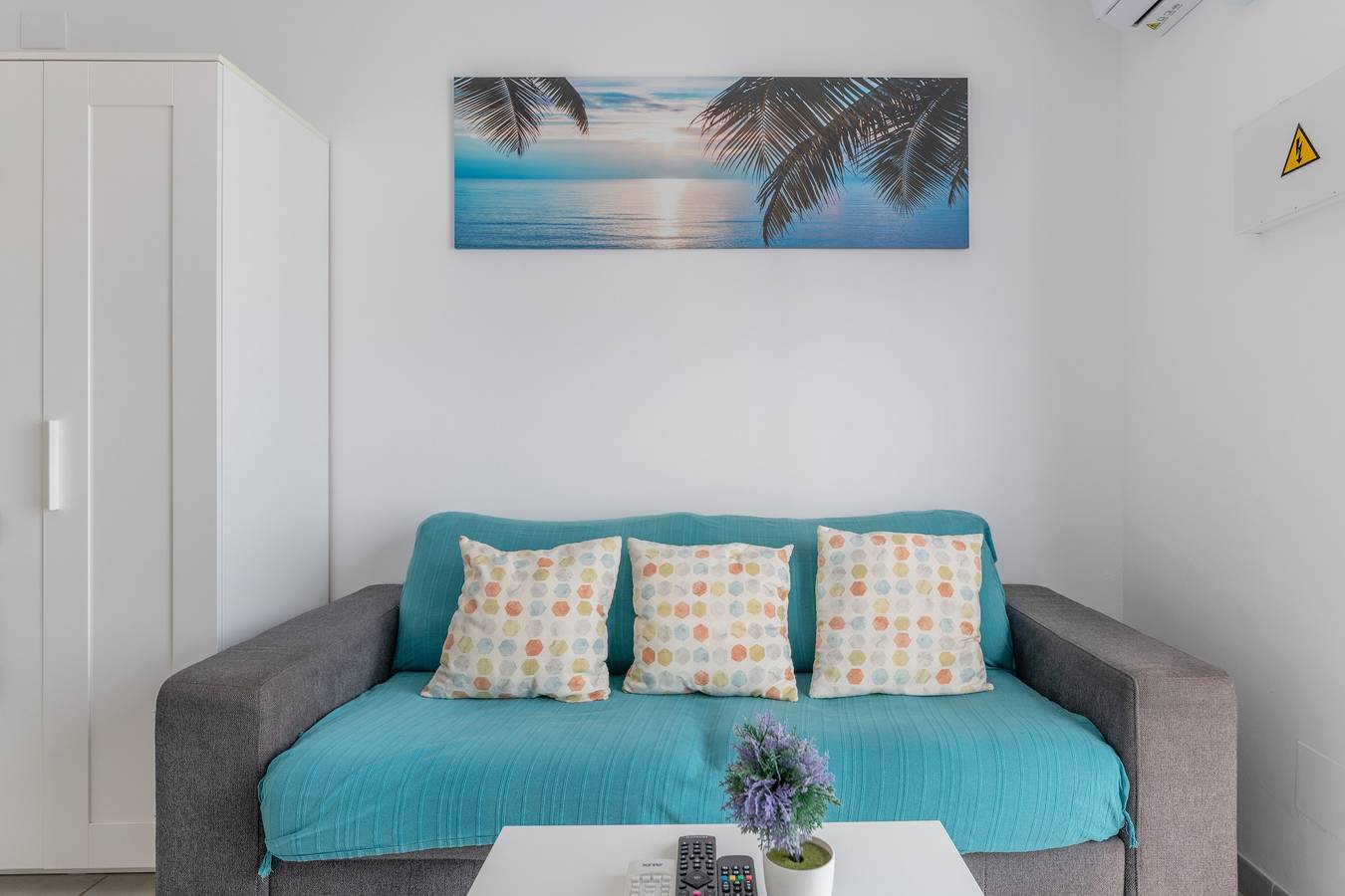 Appartement entier, Sueño Del Mar : vacances avec piscine partagée, Wi-Fi et climatisation in Puerto del Carmen, Tías