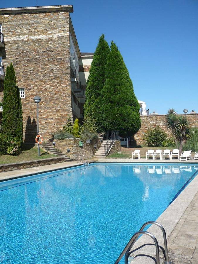 Hôtel pour 3 personnes, avec jardin ainsi que piscine et sauna