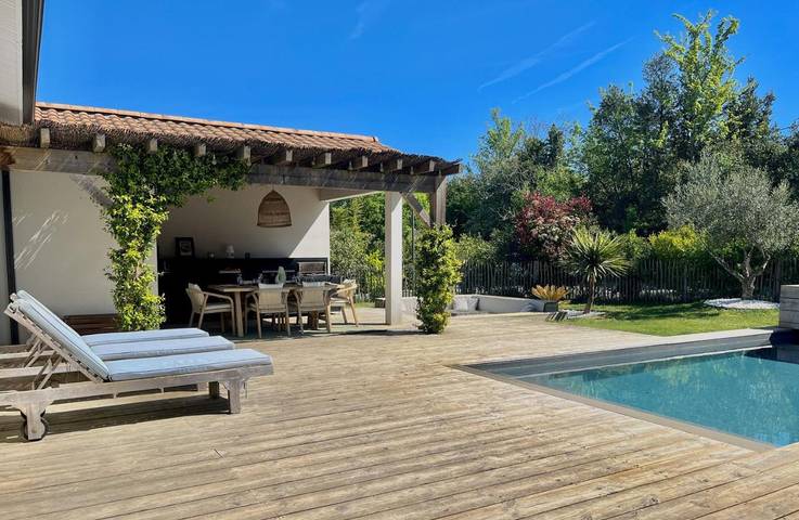 Location de vacances pour 8 personnes, avec jardin et piscine à Latresne - 2