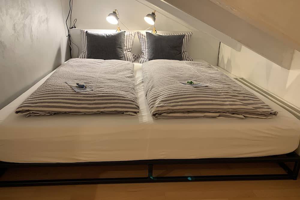Ganze Wohnung, Chiemgau-Loft zwischen  Seenzauber und Gipfelglück -  Balkon, Garten, Badekabine in Riedering, Landkreis Rosenheim