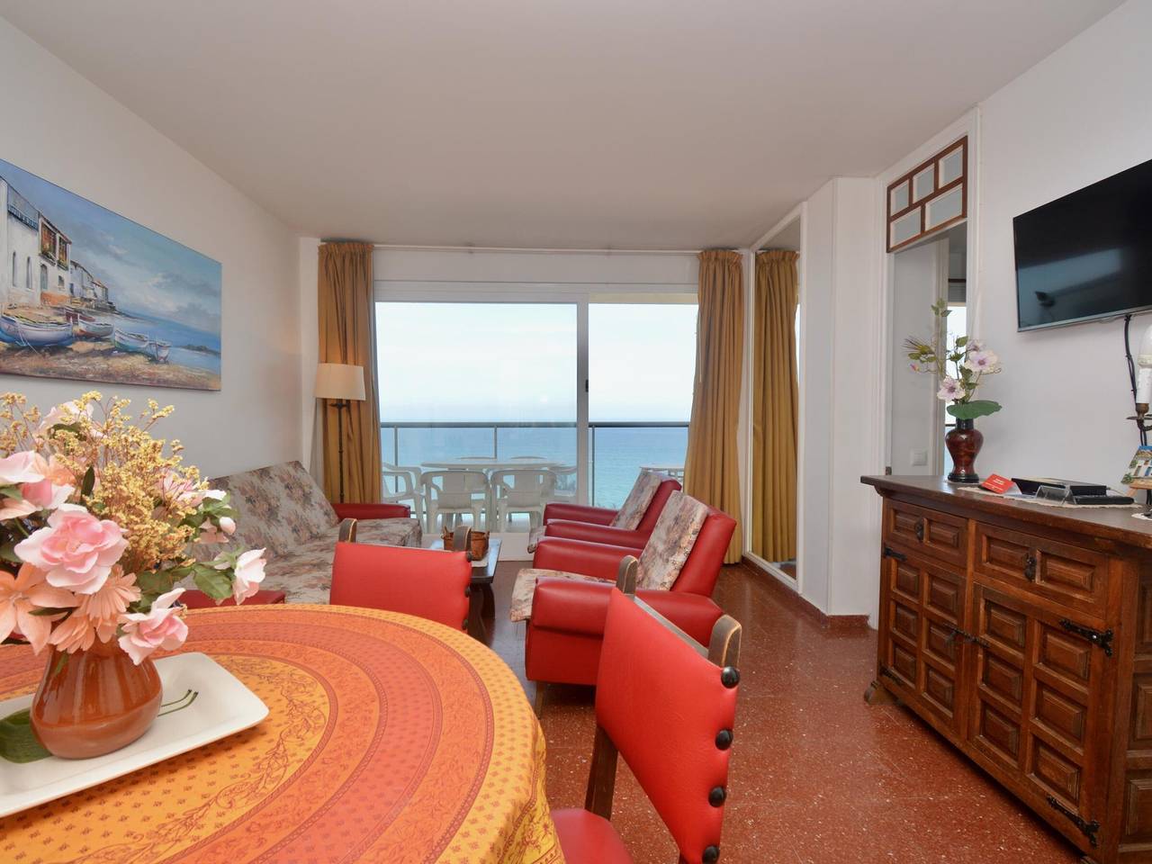 Entire apartment, 2-bedroom apartment with terrace, sea view and parking in Platja d'Aro in Platja d'Aro, Costa Brava
