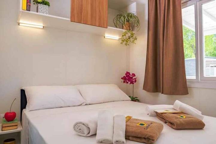Ganze Wohnung, Ferienwohnung mit Holzveranda in Viserba, Rimini