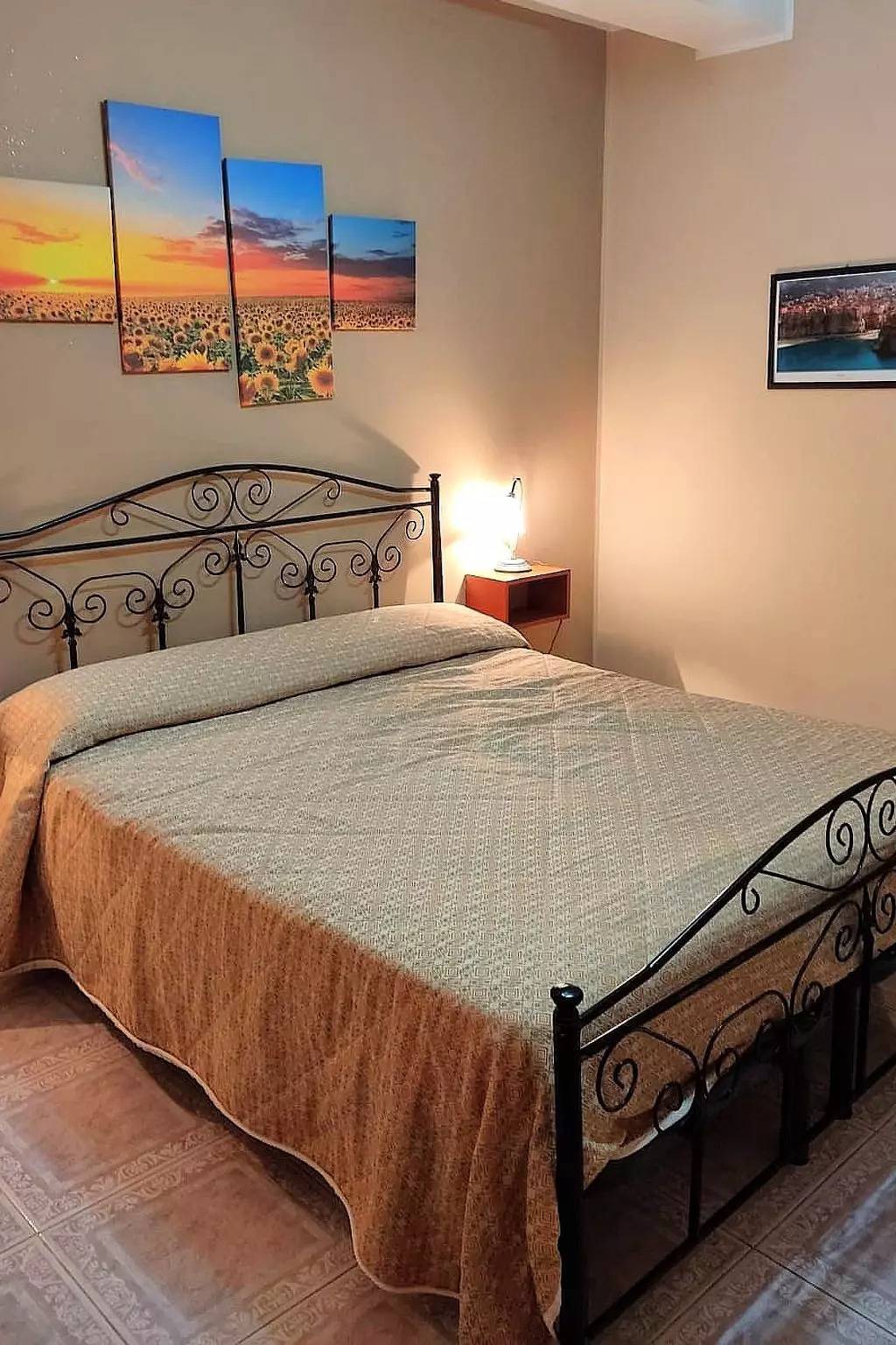 6 personas in Faro Capo Vaticano, Provincia de Vibo Valentia