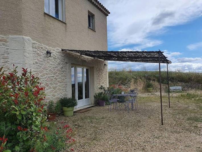 Appartement de vacances pour 2 personnes, avec vue ainsi que terrasse et jardin