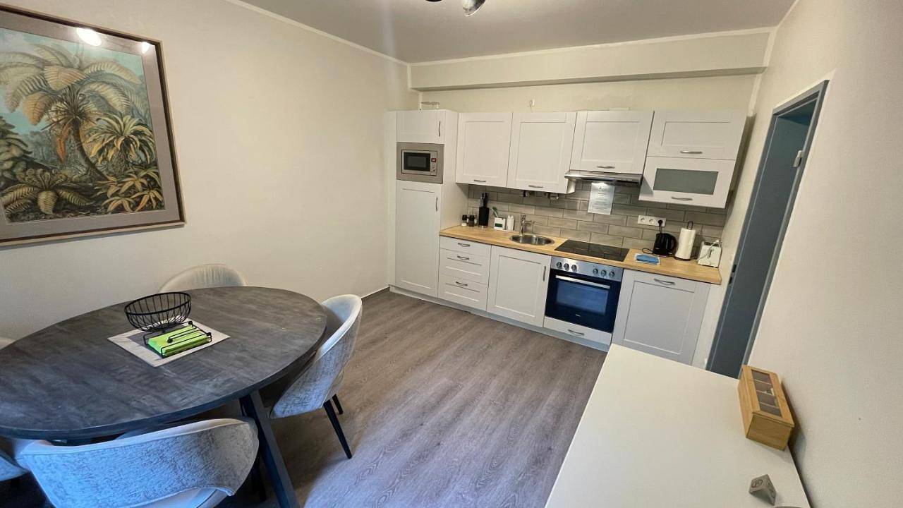 Ganze Wohnung, Besotel Erkrath - 20 Wohnungen 2 Standorte 35 Schlafzimmer 29 Badezimmer 52 Betten für 73 Gäste in Erkrath, Kreis Mettmann