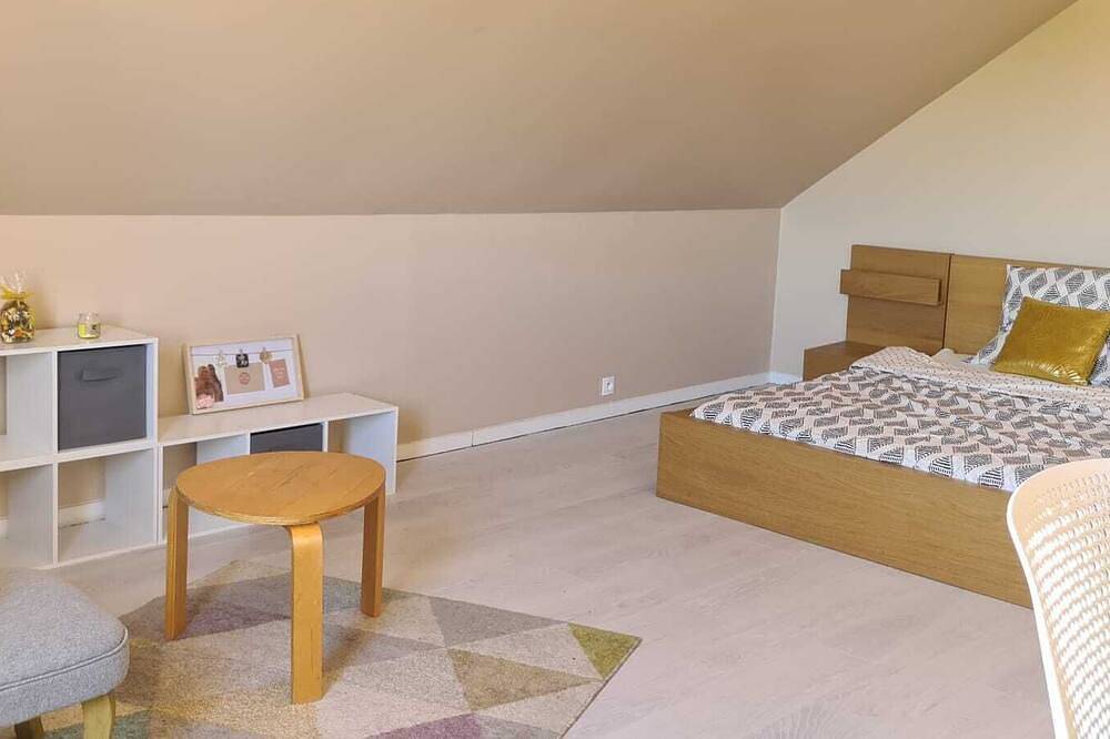 Entire apartment, Studio Disponible / 18m2 / 40 Mins de Paris in Courcouronnes, Essonne