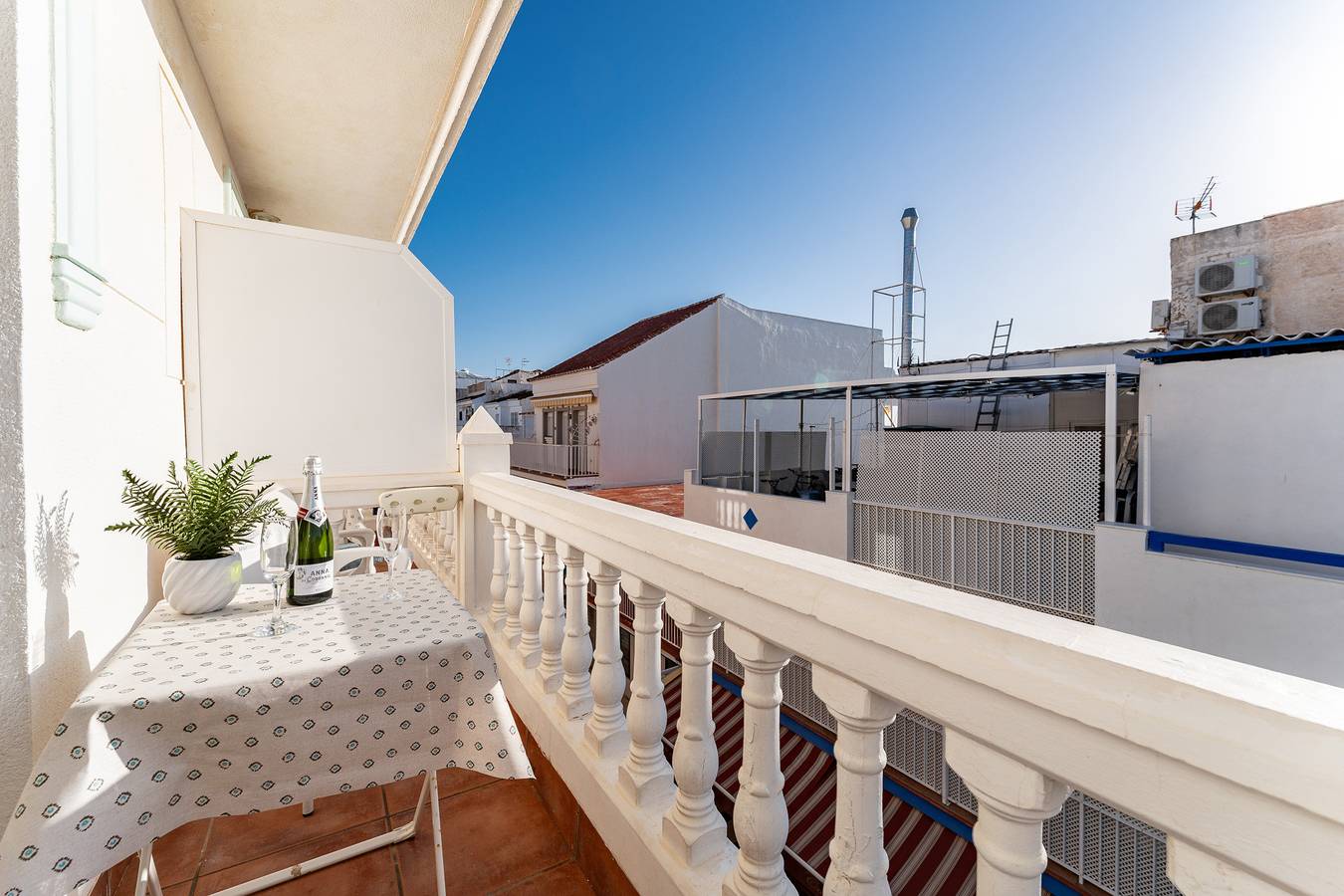 Geheel appartement, Malagasuite Levante 7 T in La Carihuela, Torremolinos