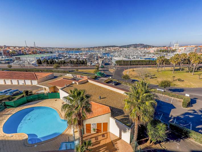 Appartement de vacances pour 4 personnes, avec vue ainsi que terrasse et jardin