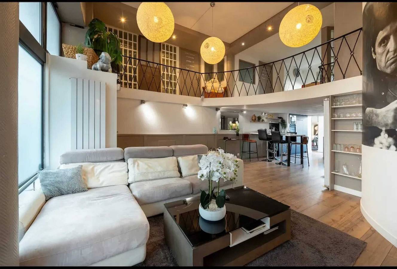 Appartement entier, Appartement avec Cinéma à Lorient - 200 m² in Lorient, Côte des Mégalithes