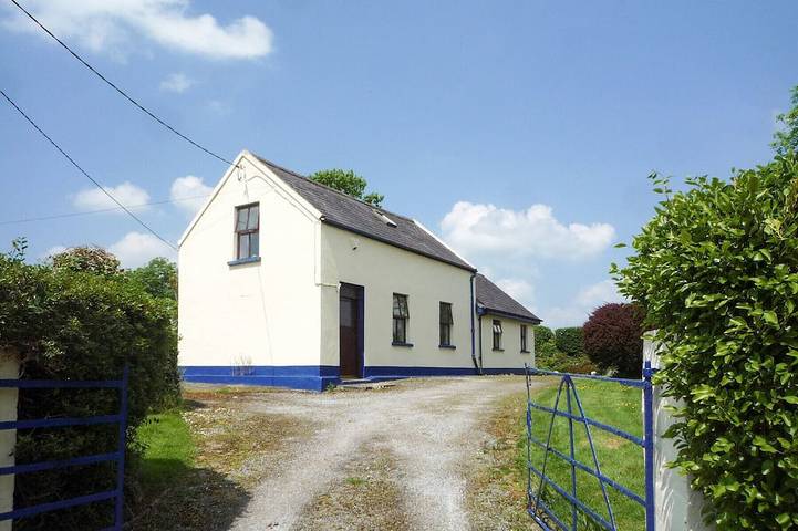 Cottage for 4 people, with garden, with pets in County Kerry