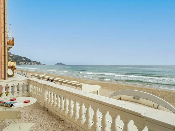 Strandhaus für 6 Personen, mit Balkon in Ligurien