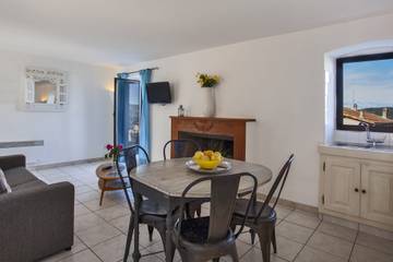 Gîte pour 4 personnes, avec balcon, adapté aux familles à Calenzana