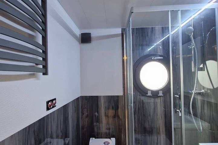 Hausboot für 4 Personen, mit Terrasse und Sauna an der Kieler Bucht - 3