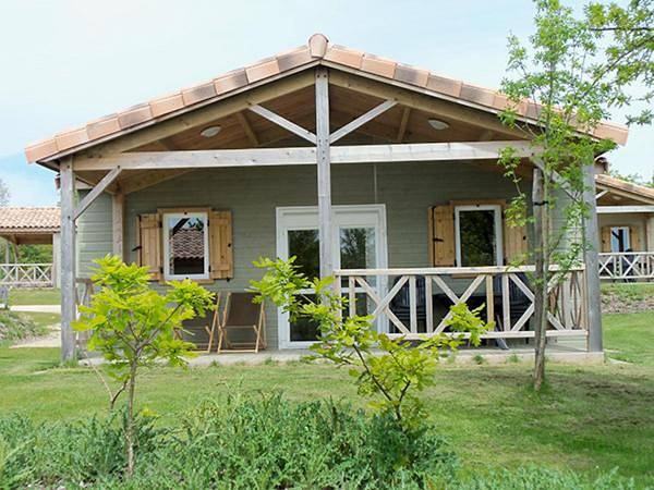 Chalet nature proche lac et à 20 mn des plages en Vendée in La Chapelle-Hermier, Vallée de la Loire
