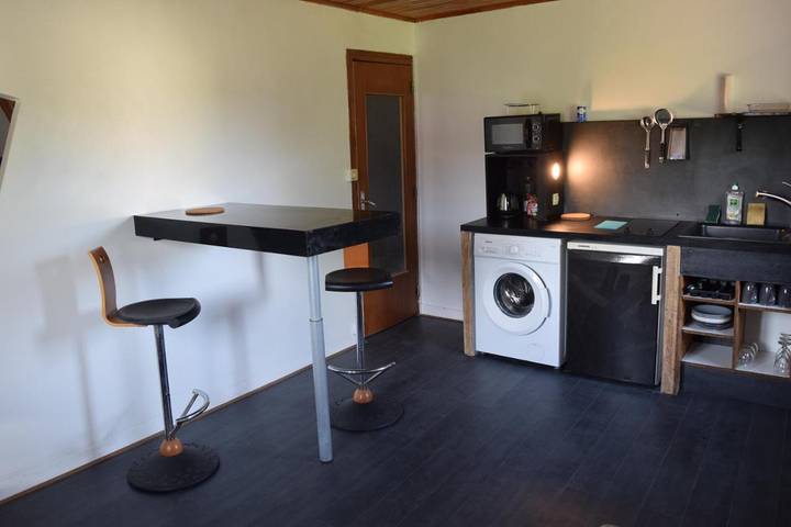 Gîte pour 3 personnes, avec jardin à Chenereilles - 4