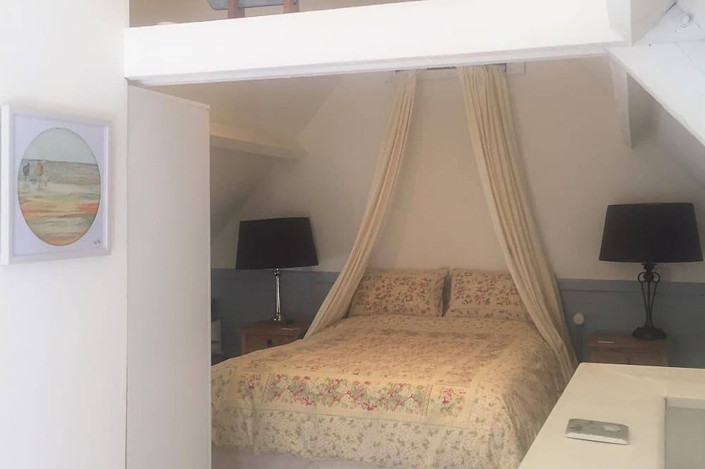 A Stunning Dorset Thatched Cottage  - Dog Friendly with Private Hot Tub in Dorset