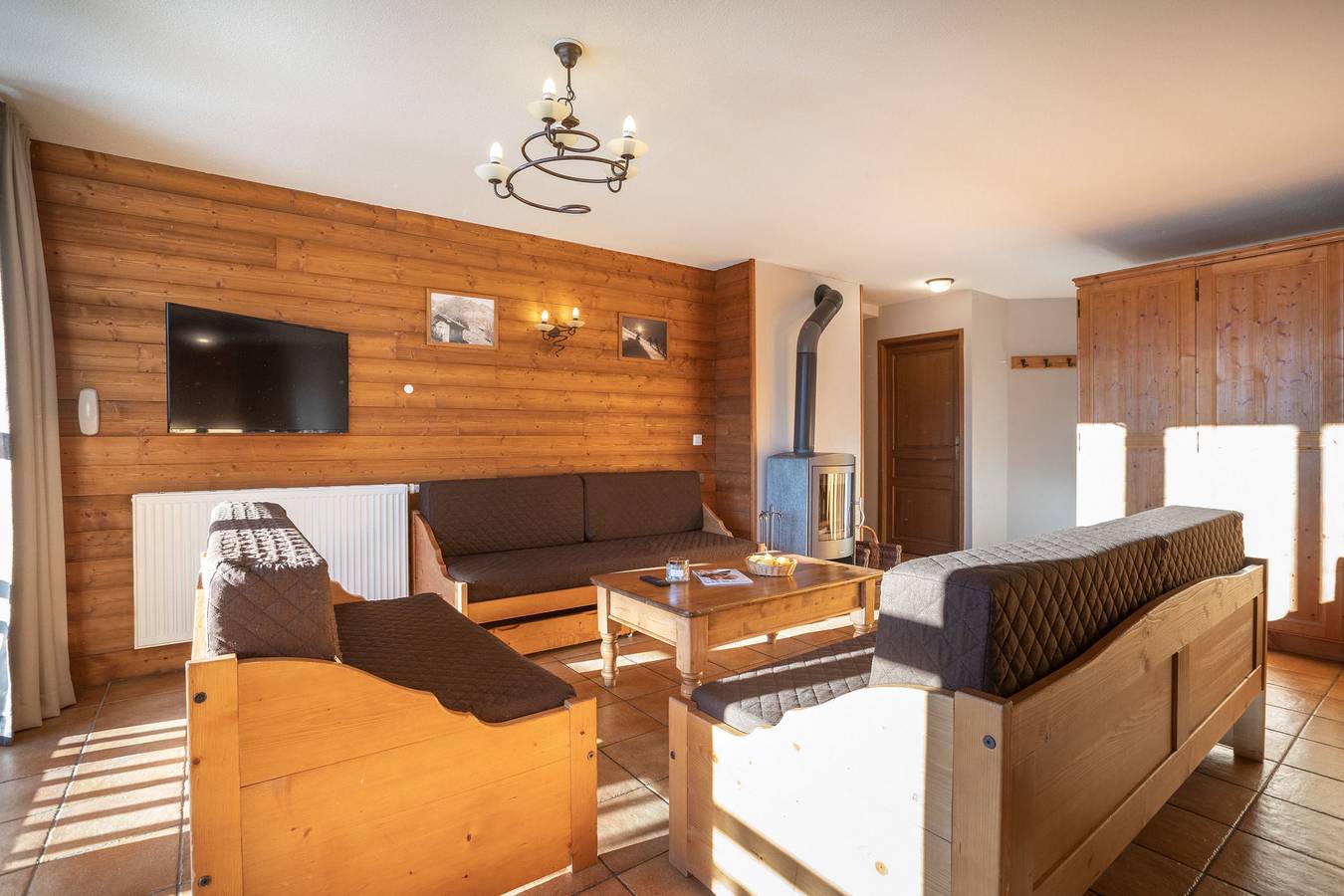 Ganze Wohnung, Ferienwohnung für 12 Personen mit Pool in La Rosière, Montvalezan