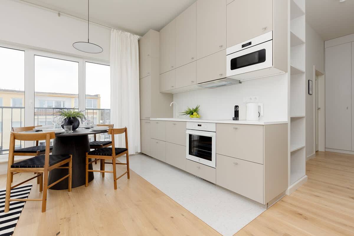 Apartamento entero, Żółkiewskiego 7 | Elegant Apartment | Balcony in Varsovia, Mazovia (región)