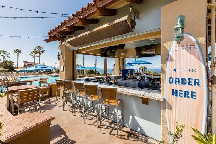 Hotel for 8 people, with yard and pool in Newport Coast