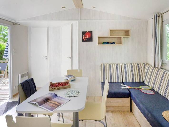 Flower Camping de Mars - Mobilhome 4 personnes - Mobil-home 34m² / 2 chambres - Terrasse (adapté personne à mobilité réduite) Vue Loire 4 pers in Cordelle, Région de Roanne