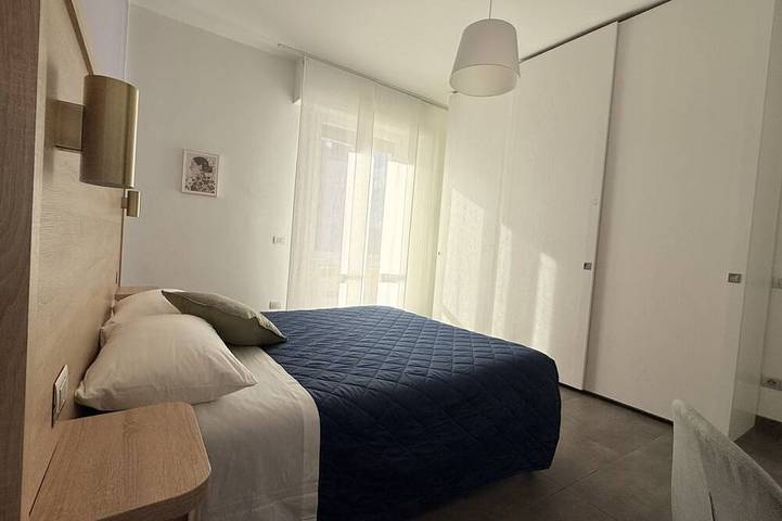 Ganze Wohnung, Discover Apartment Lorenzo, an elegant residence situated in a quiet area just 15 minutes from Florence. Tastefully furnished with high-end finishes, this apartment is designed for those seeking a refined environment that meets every need.Perfect for fam in Prato, Prato Provinz