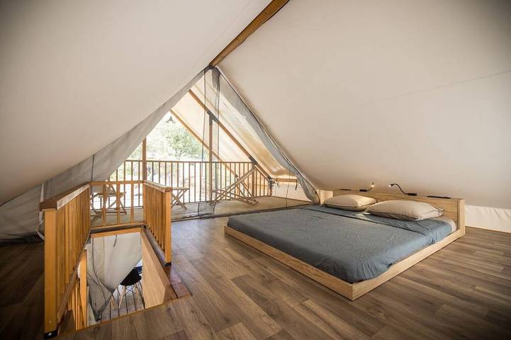 Gîte pour 18 personnes, avec jardin et jacuzzi à Castillon-du-Gard - 3