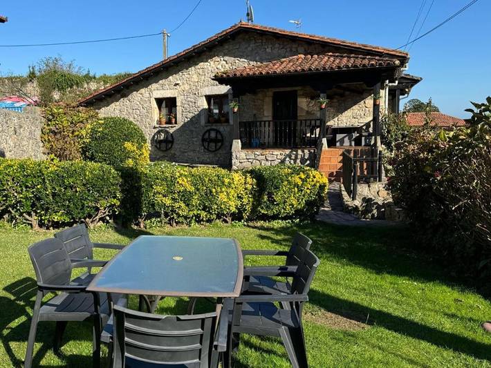 Casa rural para 7 personas, con jardín además de balcón y vistas en Llanes - 2