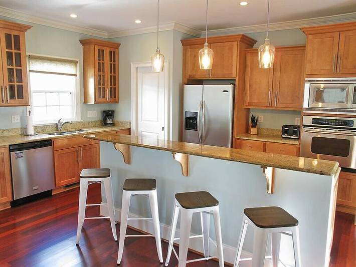 Vacation rental for 16 people, with pool and balcony, with pets in Isle of Palms