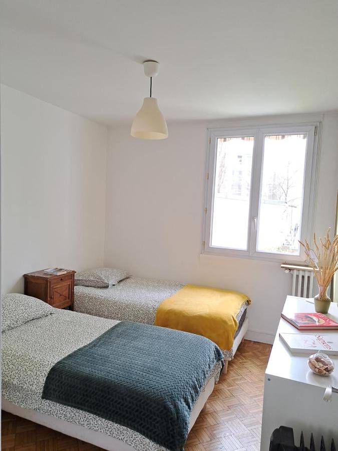 Appartement entier, Three-Bedroom Apartment in Le Kremlin-Bicêtre, Val-de-Marne