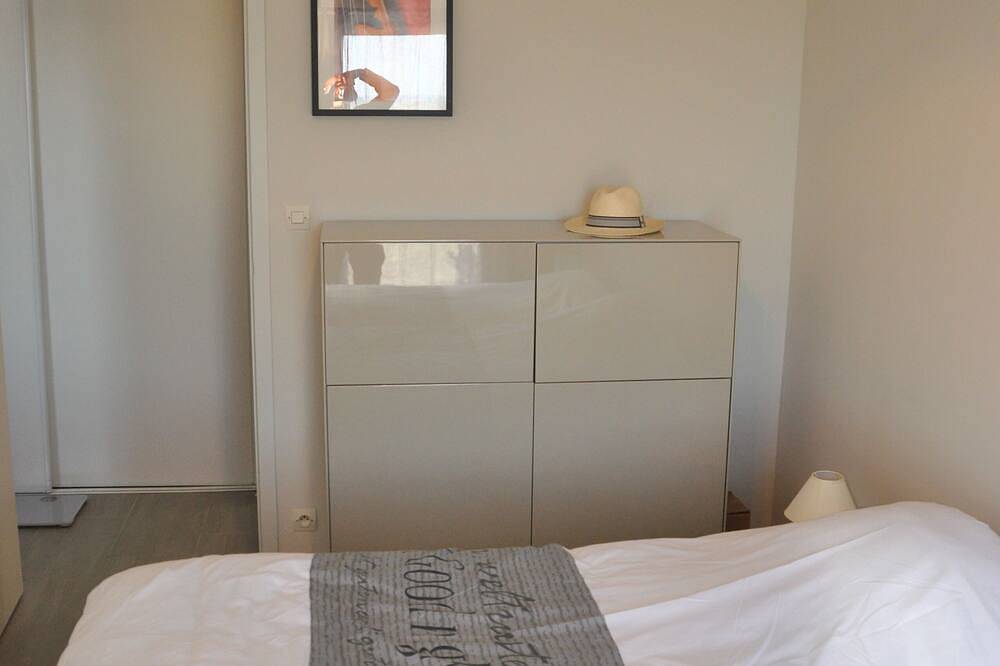 Spacious House With A View To Sea At The Cotes De Granit Rose in Trévou-Tréguignec, Pink Granite Coast