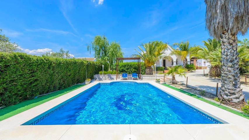 Finca für 4 Personen, mit Balkon/Terrasse in Coín