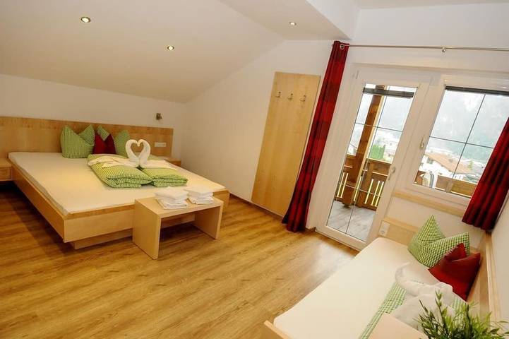 Ferienwohnung für 7 Personen, mit Balkon und Garten in Arzl im Pitztal - 2