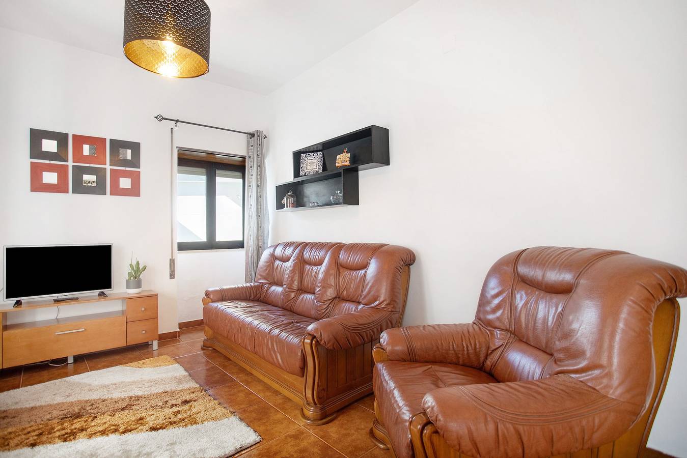 Casa de vacaciones 'D´Aldeia' con terraza compartida, jardín privado y Wi-Fi in Cela, Leiria District