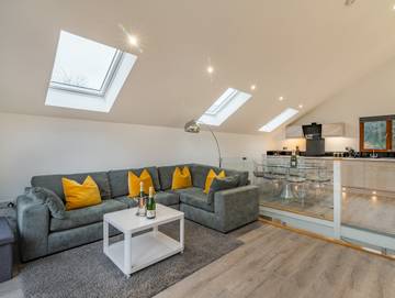 Log Cabin for 8 People in West Yorkshire, Yorkshire, Photo 4