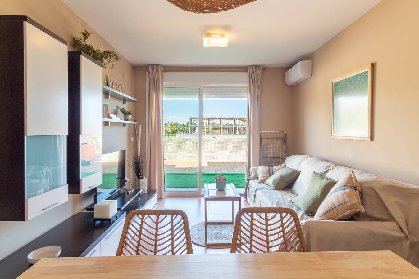 Apartamento entero, Global Properties: Planta baja con piscina en Almenara in Playa de Almenara, Almenara